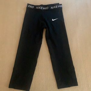 Girl”s Nike Pro Capri Leggings Black Size L